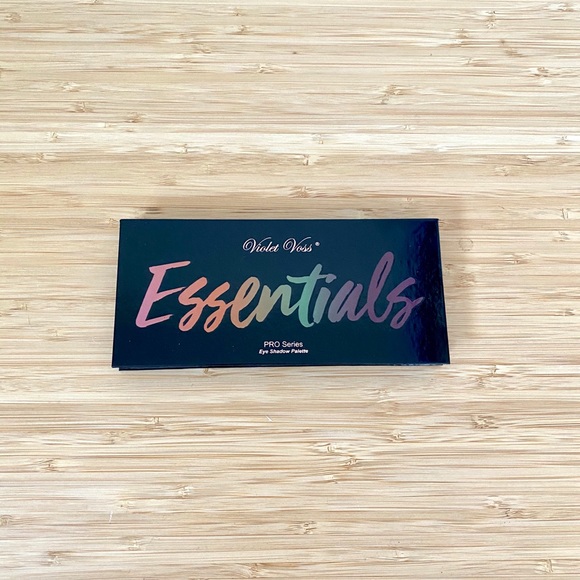 Violet Voss Essentials Palette - Picture 2 of 5